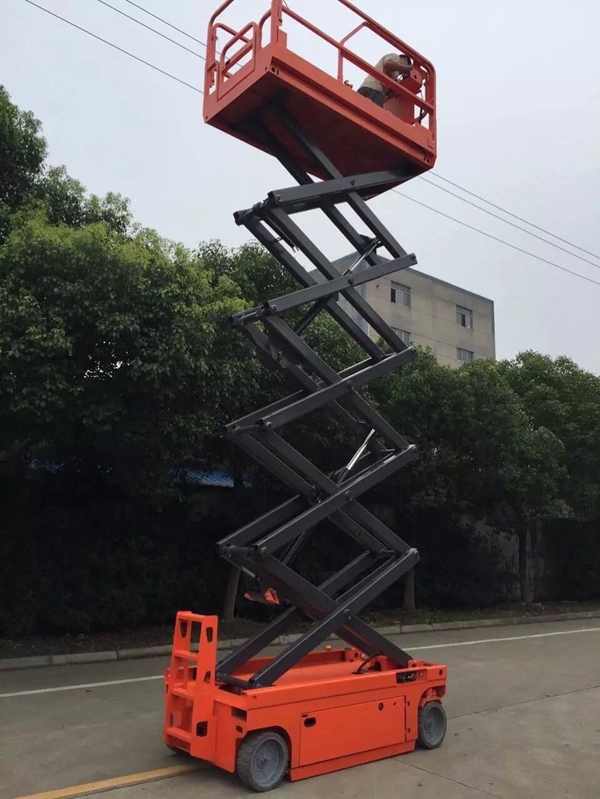 如何減輕小型升降平臺的晃動?